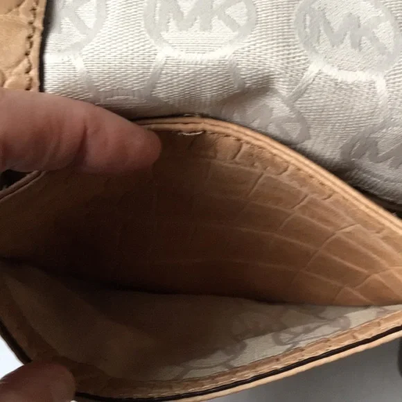 Michael Kors Saddle Crossbody Mini Bag - Picture 7 of 16